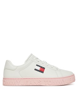 Sneakersy Tommy Jeans Tjw Logo Outsole Sneaker Ess EN0EN02703 Biały ze sklepu eobuwie.pl w kategorii Buty sportowe damskie - zdjęcie 179025774