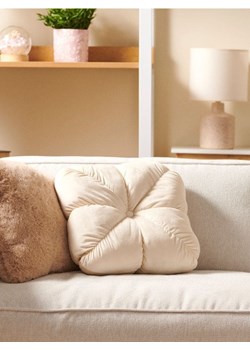 Sinsay - Pikowana poduszka - kremowy ze sklepu Sinsay w kategorii Poduszki dekoracyjne - zdjęcie 179036153