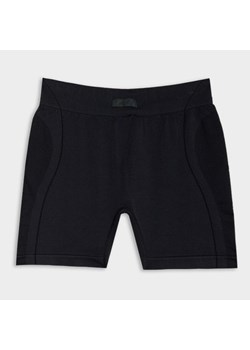 Damskie legginsy krótkie treningowe 4F 4FRSS25TFSTF061 - czarne ze sklepu Sportstylestory.com w kategorii Szorty - zdjęcie 179080351