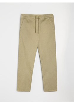 Sinsay - Spodnie chino jogger - zielony ze sklepu Sinsay w kategorii Spodnie męskie - zdjęcie 179083180