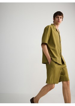 Reserved - Szorty loose fit z wiązaniem - oliwkowy ze sklepu Reserved w kategorii Spodenki męskie - zdjęcie 179106540