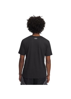 Męski t-shirt z nadrukiem Under Armour UA M Stacked Logo SS - czarny ze sklepu Sportstylestory.com w kategorii T-shirty męskie - zdjęcie 179108354