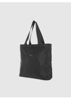Damska torba na ramię 4F 4FWSS25ASBGF071 - czarna ze sklepu Sportstylestory.com w kategorii Torby Shopper bag - zdjęcie 179108410