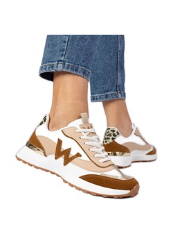 Biało-brązowe sneakersy damskie z panterkowym dodatkiem białe ze sklepu ButyModne.pl w kategorii Buty sportowe damskie - zdjęcie 179134242