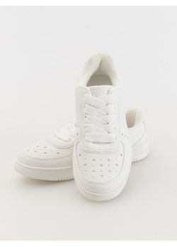 Reserved - Trampki z imitacji skóry - biały ze sklepu Reserved w kategorii Trampki dziecięce - zdjęcie 179192151