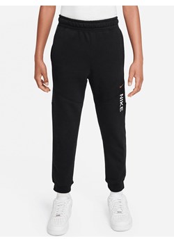 Nike Sportswear Spodnie dresowe w kolorze czarnym ze sklepu Limango Polska w kategorii Spodnie chłopięce - zdjęcie 179217051