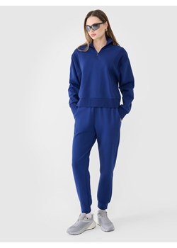 Damska bluza dresowa nierozpinana bez kaptura 4F 4FWSS25TSWSF1545 - granatowa ze sklepu Sportstylestory.com w kategorii Bluzy damskie - zdjęcie 179231793