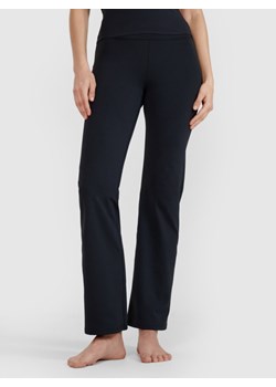 Damskie legginsy do jogi z rozszerzanymi nogawkami 4F 4FWSS25TFTIF324 - czarne ze sklepu Sportstylestory.com w kategorii Spodnie damskie - zdjęcie 179232033