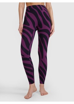 Damskie legginsy do jogi 4F 4FWSS25TFTIF325 - fioletowe ze sklepu Sportstylestory.com w kategorii Spodnie damskie - zdjęcie 179232132