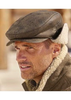 Czapka z daszkiem z nausznikami ze sztucznego zamszu i kożuszka sherpa - id: 6009107 - marki Atlas For Men - 179237093 Czapka z daszkiem z nausznikami ze sztucznego zamszu i kożuszka sherpa ze sklepu Atlas For Men w kategorii Kaszkiety męskie - zdjęcie 179237093
