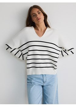 Reserved - Sweter oversize - złamana biel ze sklepu Reserved w kategorii Swetry damskie - zdjęcie 179268632