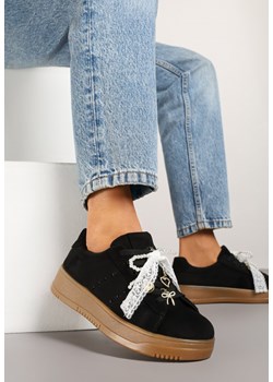 Czarne Sneakersy na Niskiej Platformie z Aplikacjami i Kokardkami Divienne ze sklepu renee.pl w kategorii Buty sportowe damskie - zdjęcie 179275540