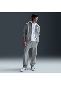 Męskie spodnie z dzianiny z luźnymi nogawkami Nike Club - Szary ze sklepu Nike poland w kategorii Spodnie męskie - zdjęcie 179308654