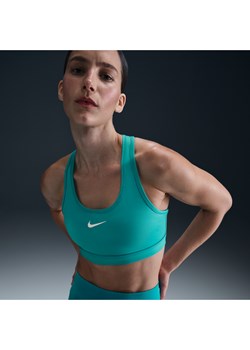 Damski stanik sportowy z wkładkami Nike Swoosh Medium Support - Zieleń ze sklepu Nike poland w kategorii Biustonosze - zdjęcie 179309073