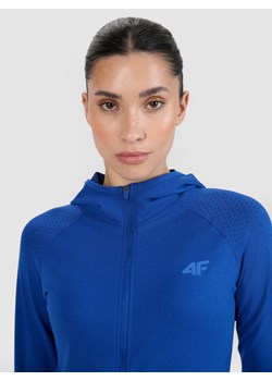 Damska bluza do biegania z kapturem 4F 4FWSS25TFSWF474 - niebieska ze sklepu Sportstylestory.com w kategorii Bluzy damskie - zdjęcie 179309360