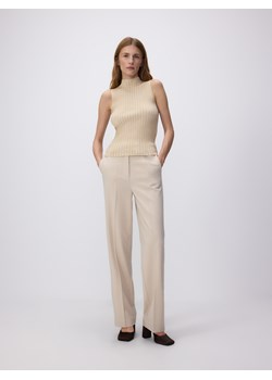 Reserved - Prążkowany top z wiskozą - złamana biel ze sklepu Reserved w kategorii Bluzki damskie - zdjęcie 179360742