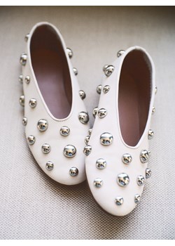 Reserved - Baleriny z dekoracyjnymi ćwiekami - biały ze sklepu Reserved w kategorii Balerinki - zdjęcie 179397252