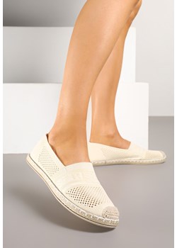 Beżowe Espadryle na Płaskiej Podeszwie z Perforacją Wessiria ze sklepu born2be.pl w kategorii Espadryle damskie - zdjęcie 179399111