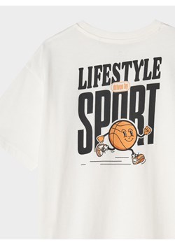 Chłopięcy t-shirt z nadrukiem 4F 4FJRSS25TTSHM2567 - biały ze sklepu Sportstylestory.com w kategorii T-shirty chłopięce - zdjęcie 179403951