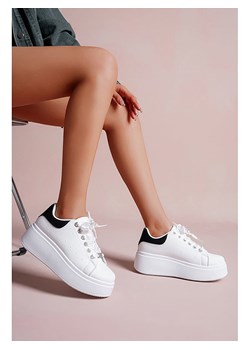 Foreverfolie Sneakersy w kolorze biało-czarnym ze sklepu Limango Polska w kategorii Buty sportowe damskie - zdjęcie 179406763