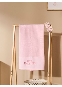 Sinsay - Koc bawełniany z haftem "Sweet Baby Girl" - różowy ze sklepu Sinsay w kategorii Koce i pledy - zdjęcie 179463544