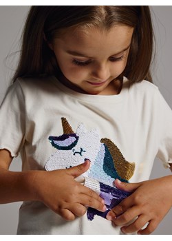 Reserved - T-shirt z cekinową aplikacją - złamana biel ze sklepu Reserved w kategorii Bluzki dziewczęce - zdjęcie 179475211