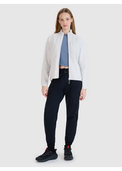 Damska bluza dresowa 4F 4FWSS25TSWSF1741 - szara ze sklepu Sportstylestory.com w kategorii Bluzy damskie - zdjęcie 179485282