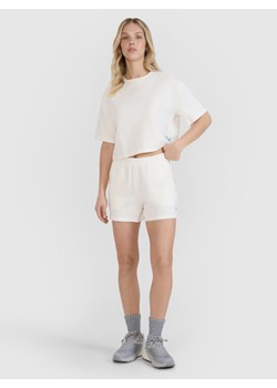 Damski t-shirt crop top 4F 4FWSS25TTSHF1977 - biały ze sklepu Sportstylestory.com w kategorii Bluzki damskie - zdjęcie 179485302