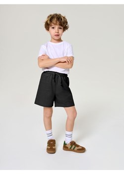 Sinsay - Szorty w stylu basic - czarny ze sklepu Sinsay w kategorii Spodenki chłopięce - zdjęcie 179513844