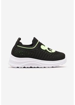 Czarno-Zielone Buty Sportowe z Perforacją i Ozdobną Naszywką Sopanne ze sklepu born2be.pl w kategorii Buty sportowe dziecięce - zdjęcie 179603170