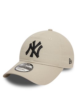 Czapka z daszkiem New Era League Essential 9TWENTY New York Yankees 60471472 Beżowy - id: 0000305048806 - marki New Era - 179607513 Czapka z daszkiem New Era League Essential 9TWENTY New York Yankees 60471472 Beżowy ze sklepu eobuwie.pl w kategorii Czapki z daszkiem damskie - zdjęcie 179607513