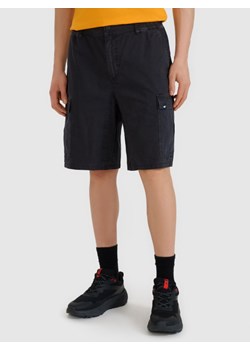 Męskie spodenki casual cargo 4F 4FRSS25TSHOM759 - czarne ze sklepu Sportstylestory.com w kategorii Spodenki męskie - zdjęcie 179633103