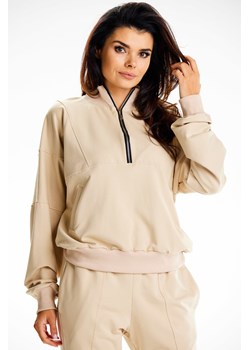 Bluza damska dresowa ze stójką - beżowa ze sklepu Cudmoda w kategorii Bluzy damskie - zdjęcie 179651560