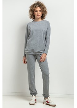 Prosta bluza dresowa - jasnoszara ze sklepu Cudmoda w kategorii Bluzy damskie - zdjęcie 179651900