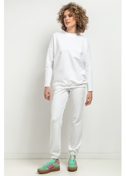 Prosta bluza dresowa - biała ze sklepu Cudmoda w kategorii Bluzy damskie - zdjęcie 179651901