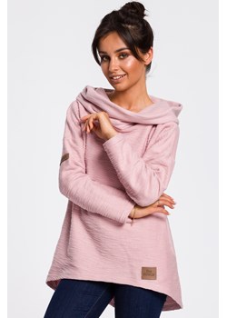Bluza z szerokim kołnierzem i kapturem - pudrowa ze sklepu Cudmoda w kategorii Bluzy damskie - zdjęcie 179652470