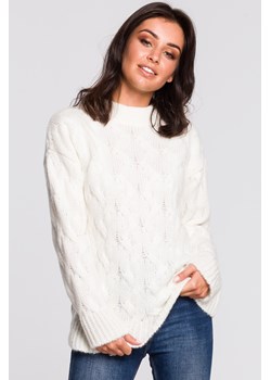 Sweter ze splotem typu warkocz - ecru ze sklepu Cudmoda w kategorii Swetry damskie - zdjęcie 179653421