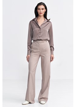 Spodnie bootcut z szerokimi nogawkami - beżowe ze sklepu Cudmoda w kategorii Spodnie damskie - zdjęcie 179653940
