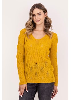 Sweter ażurowy w warkocze – żółty - id: 2030065 - marki Mkm - 179654030 Sweter ażurowy w warkocze – żółty ze sklepu Cudmoda w kategorii Swetry damskie - zdjęcie 179654030