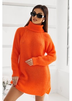 Długi ciepły sweter z golfem - pomarańczowy - id: 2030534 - marki Prestige - 179654371 Długi ciepły sweter z golfem - pomarańczowy ze sklepu Cudmoda w kategorii Swetry damskie - zdjęcie 179654371