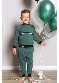 Dresowa bluza dziecięca z lampasem - zielona ze sklepu Cudmoda w kategorii Bluzy chłopięce - zdjęcie 179655353