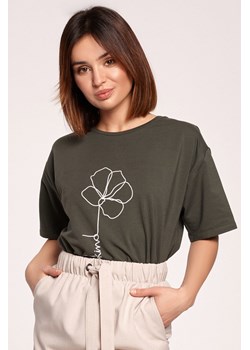 Klasyczny t-shirt z nadrukiem - militarno-zielony ze sklepu Cudmoda w kategorii Bluzki damskie - zdjęcie 179656632