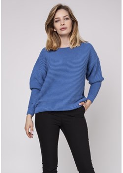 Sweter oversize z dekoltem w łódkę - niebieski - id: 12532 - marki Mkm - 179656770 Sweter oversize z dekoltem w łódkę - niebieski ze sklepu Cudmoda w kategorii Swetry damskie - zdjęcie 179656770