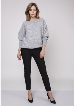 Sweter oversize z dekoltem w łódkę - szary ze sklepu Cudmoda w kategorii Swetry damskie - zdjęcie 179656771