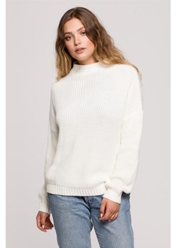 Sweter z półgolfem - ecru ze sklepu Cudmoda w kategorii Swetry damskie - zdjęcie 179657174