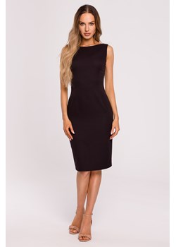 Elegancka dopasowana midi sukienka z łańcuszkiem na plecach - czarna ze sklepu Cudmoda w kategorii Sukienki - zdjęcie 179657661