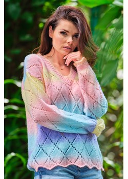 Kolorowy sweter z dekoltem V - id: 2014470 - marki AWAMA - 179658033 Kolorowy sweter z dekoltem V ze sklepu Cudmoda w kategorii Swetry damskie - zdjęcie 179658033