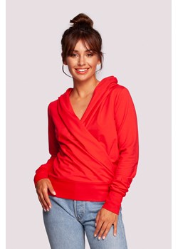 Bluza na zakładkę z kapturem - czerwona ze sklepu Cudmoda w kategorii Bluzy damskie - zdjęcie 179658310
