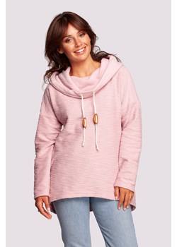 Bluza z kapturem i kołnierzem - pudrowa ze sklepu Cudmoda w kategorii Bluzy damskie - zdjęcie 179658323