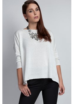 Ciepły sweter damski typu oversize - ecru ze sklepu Cudmoda w kategorii Swetry damskie - zdjęcie 179658512